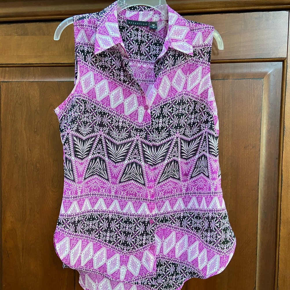Attention | Sleeveless Blouse
